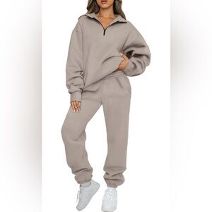 Greige Two Piece Loungewear Sweatsuit Quarter Zip Pullover and Sweatpants NEW